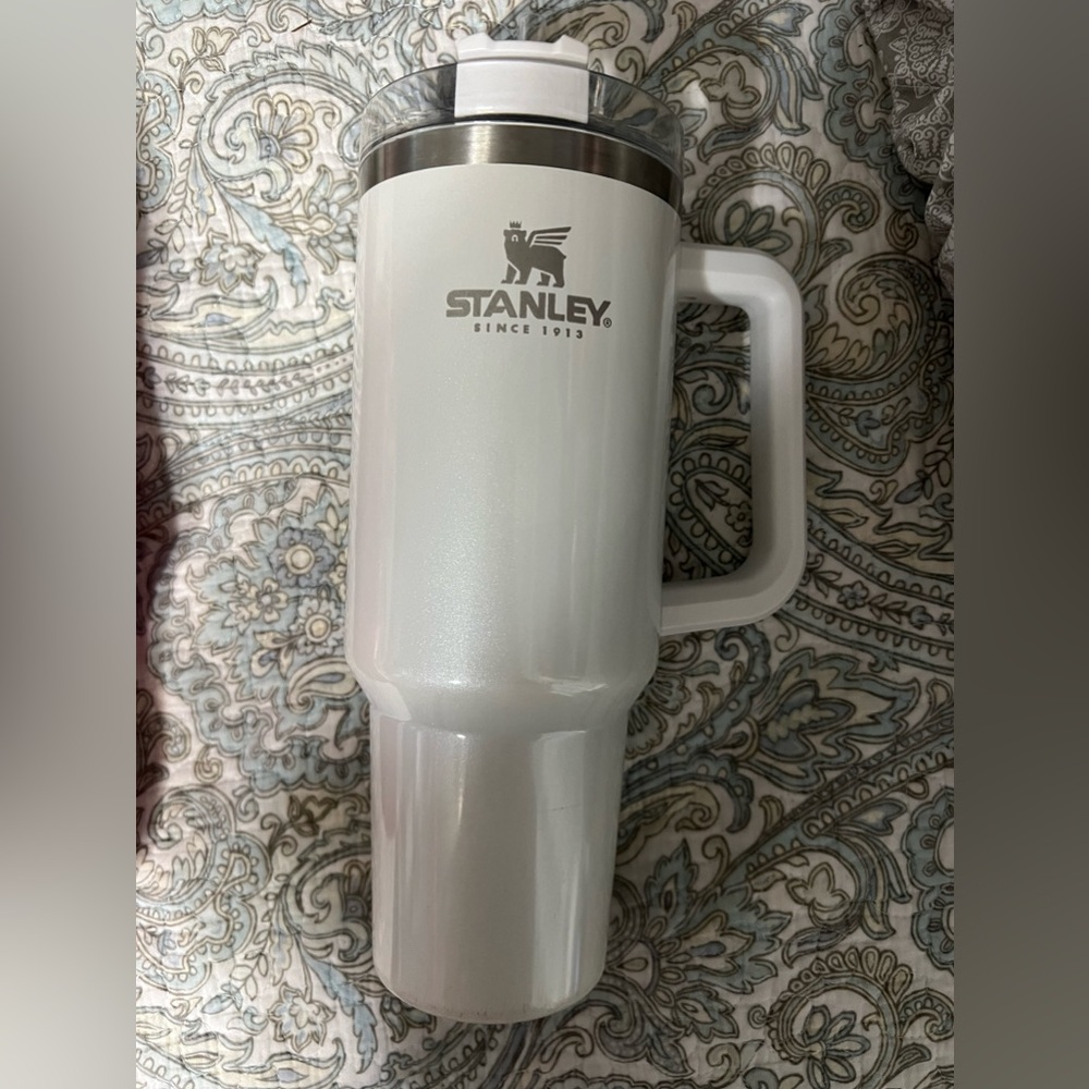 Stanley 40 oz tumblr (white)